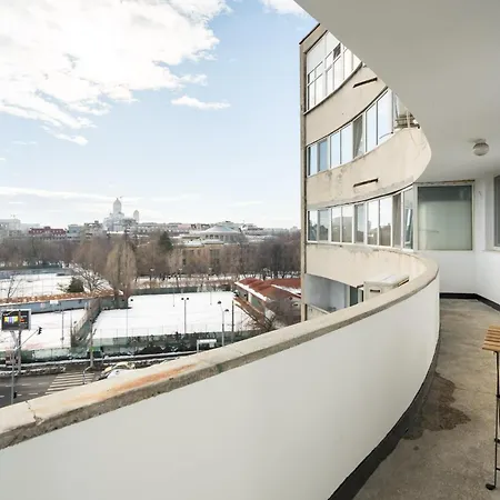 City View Apartment With Private Balcony-2